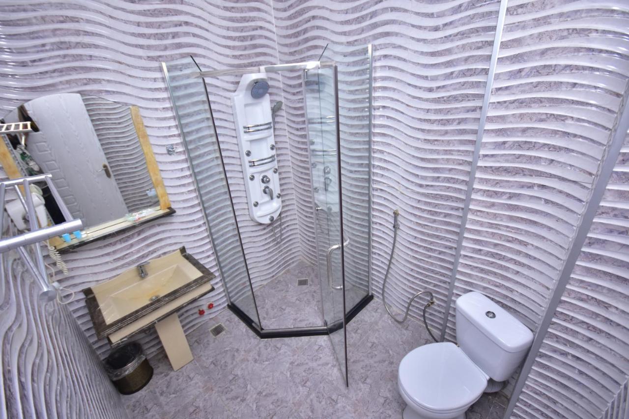Hotel Chveni Sakhli Batoemi Buitenkant foto