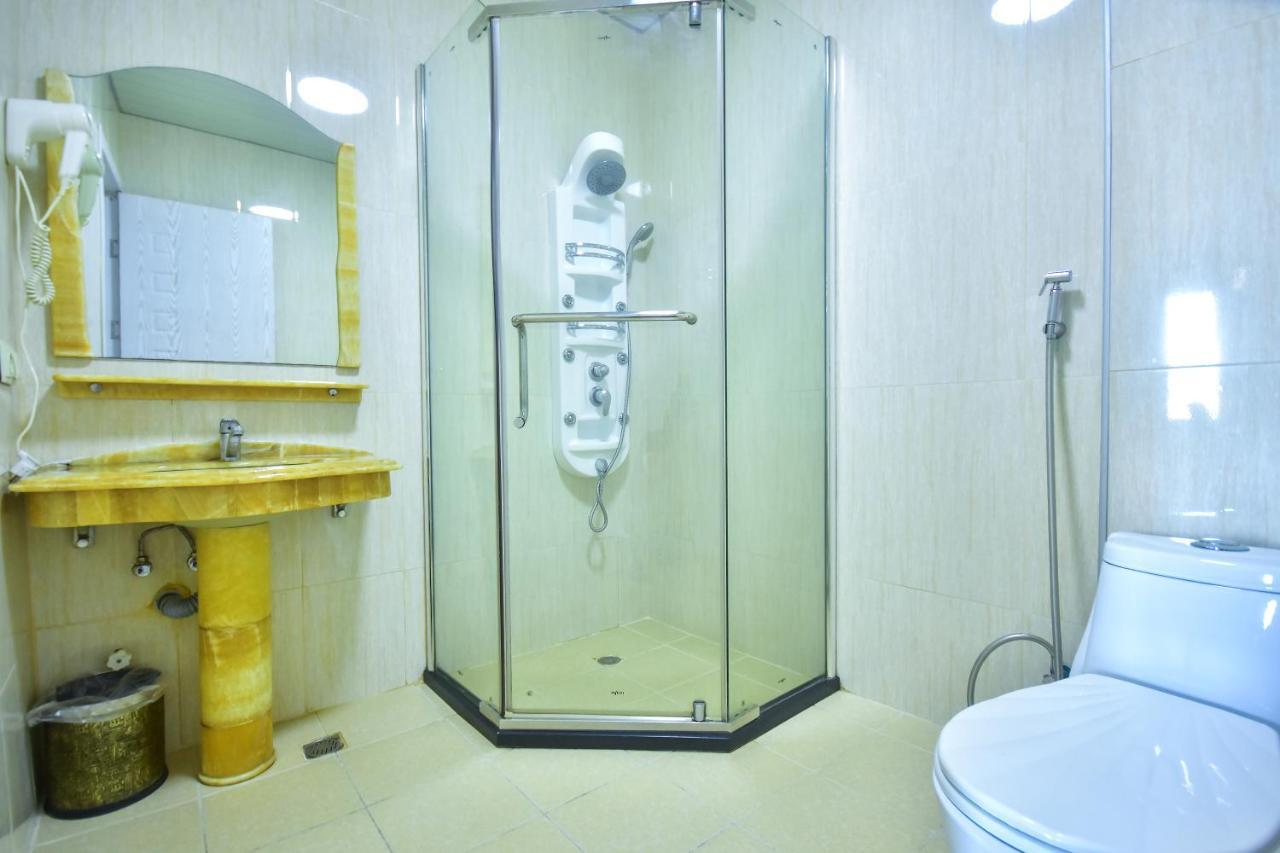 Hotel Chveni Sakhli Batoemi Buitenkant foto