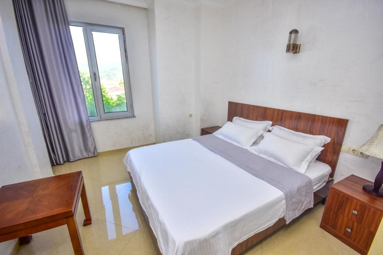 Hotel Chveni Sakhli Batoemi Buitenkant foto