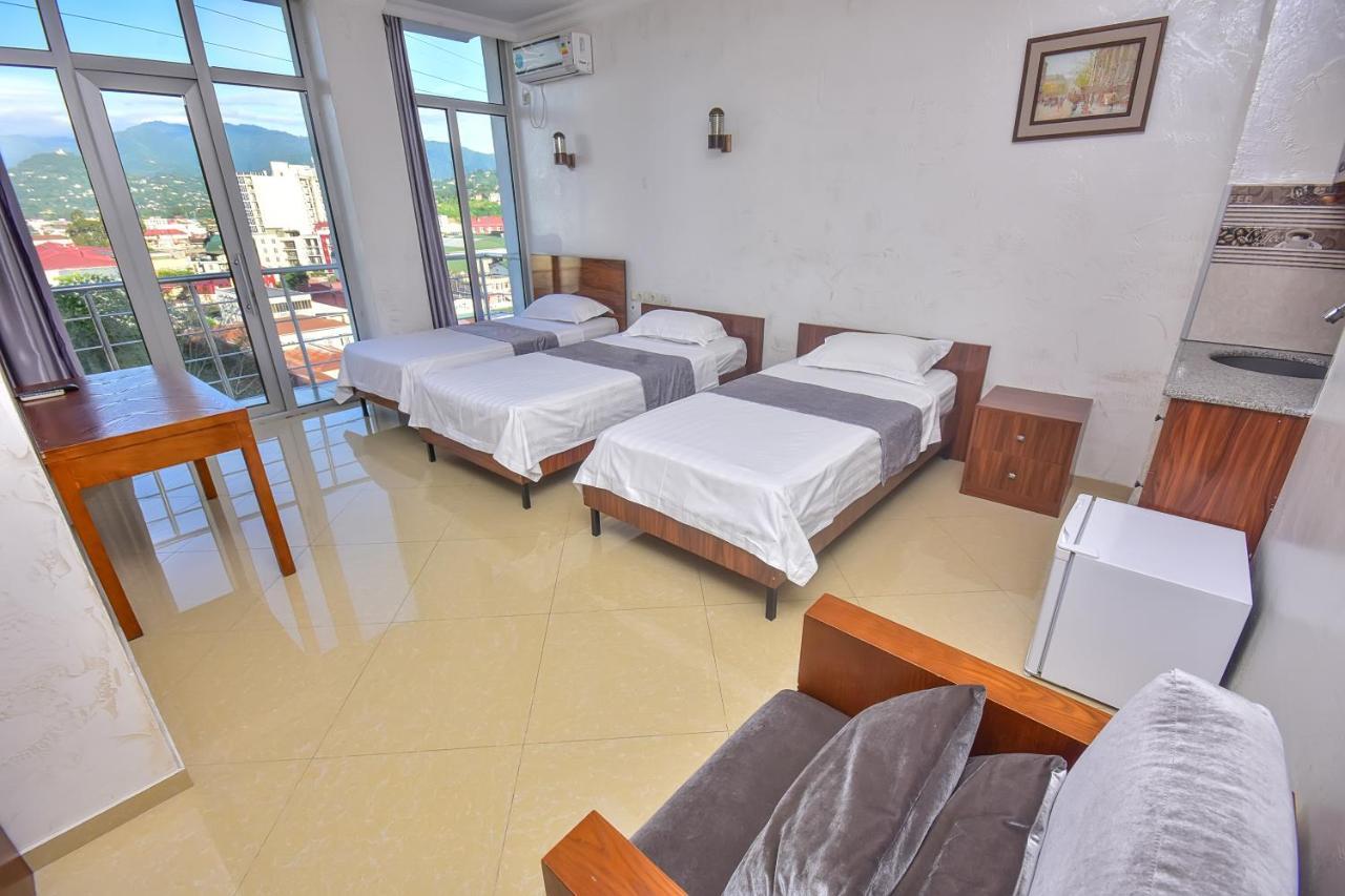 Hotel Chveni Sakhli Batoemi Buitenkant foto